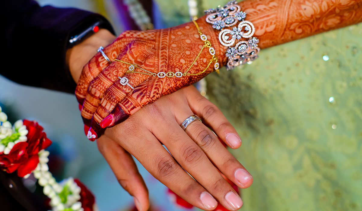 Top candid destination wedding photographers in Surat